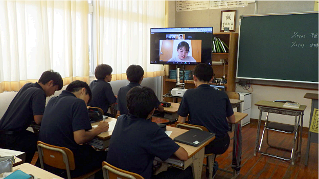 与論中学校3年生「大学生との交流会」 写真